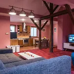 Spacious&Quiet Attic Flat in Centre + PARKING