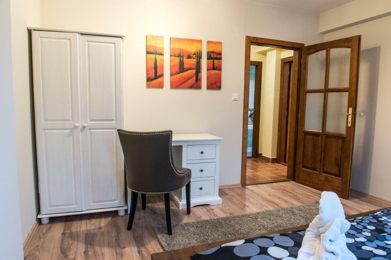 Spacious&quiet Attic Flat In Centre + Parking Apartamento *