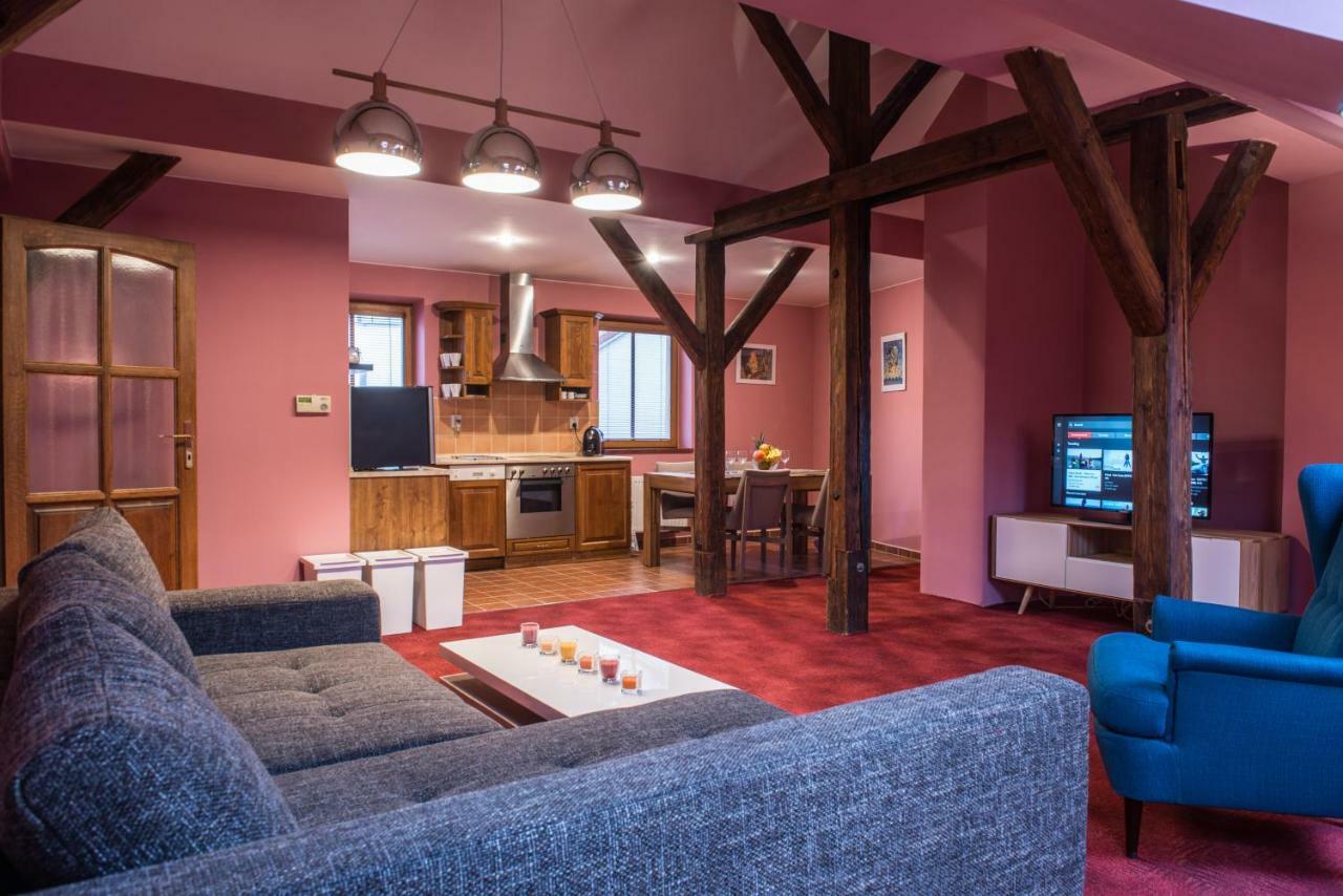 Spacious&quiet Attic Flat In Centre + Parking Apartamento